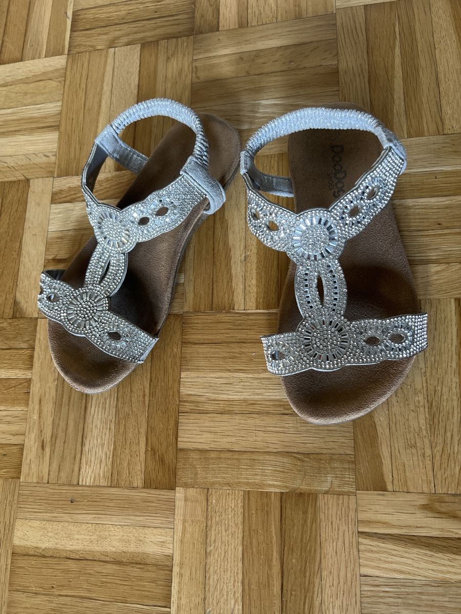 Schuhe für Mädchen: 3 x Sandalen Mädchen, Gr. 33/34 – Gebraucht aus Zuchwil von Commander0 3