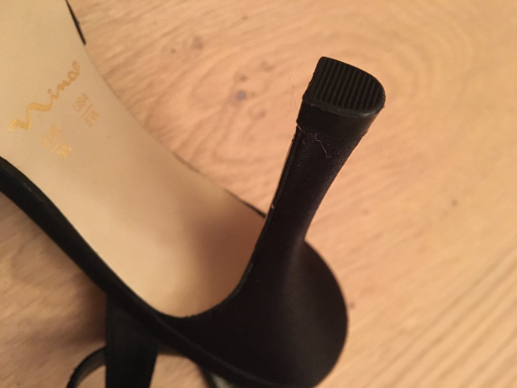 Scarpe da donna: Neuwertige schwarze Pumps Grösse 35 – Usato da Winkel venduto da Flyhy2020 5
