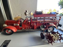 Camion de pompiers en métal 