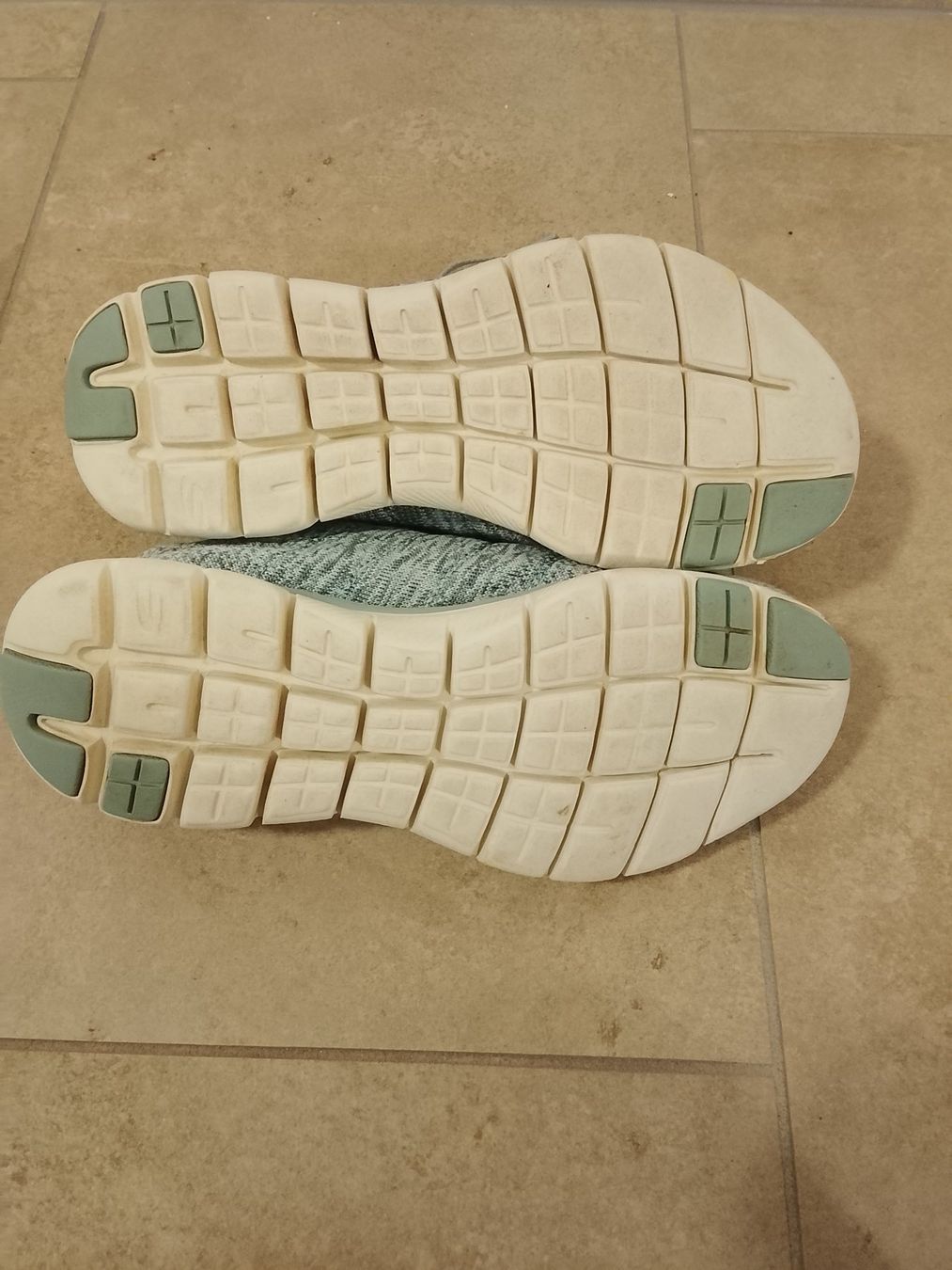 Skechers Scarpe da donna: Sneakers Skechers Gr. 37 – Usato da St. Gallen venduto da Fluros 3