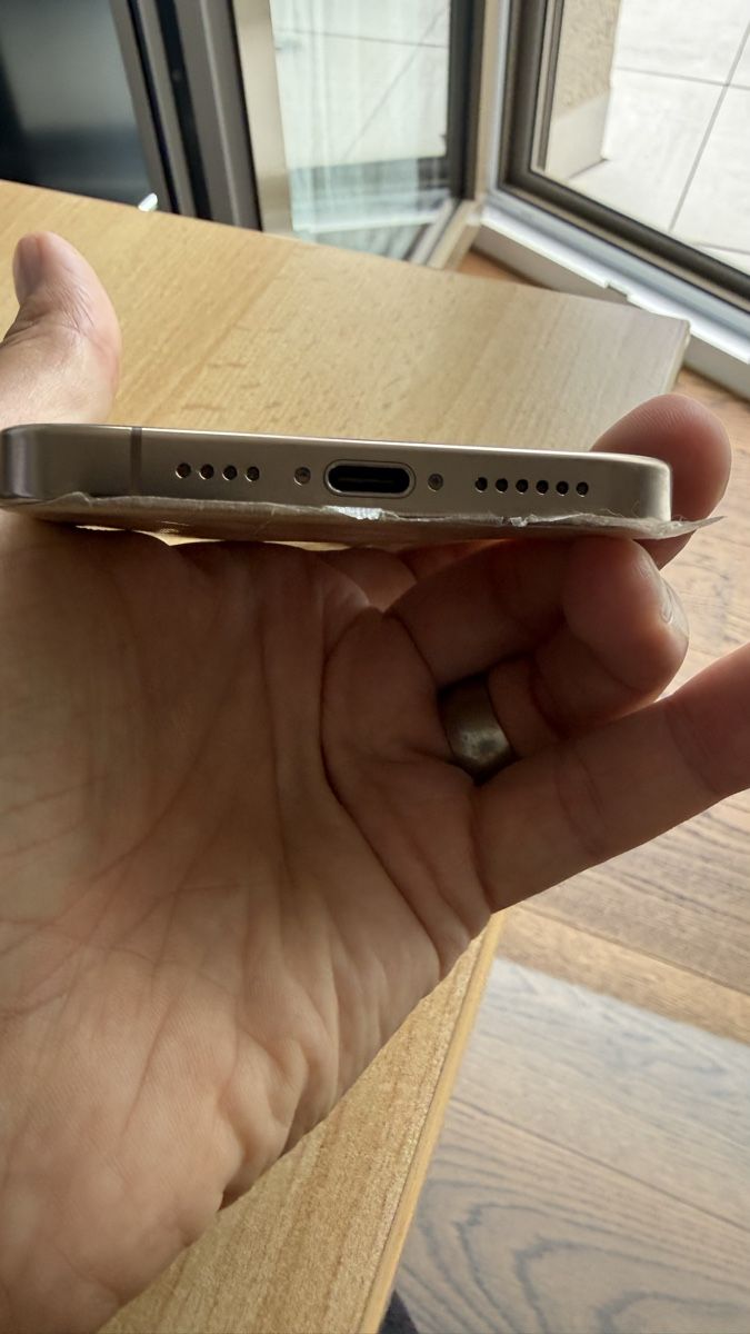 Apple Telefoni cellulari / Smartphones: Iphone 16 Pro Max 265GB – Difettoso da Bassersdorf venduto da lasvings01 4