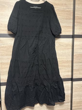 Kleid schwarz NEW LOOK bestickt Grösse 38 guter Zustand