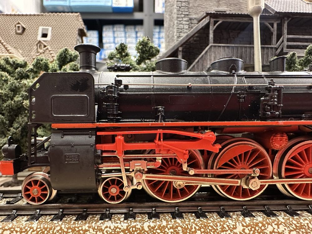 Märklin Trains électriques: Märklin 3093 DB BR 18 – D'occasion à Lupsingen par New-Haven 1