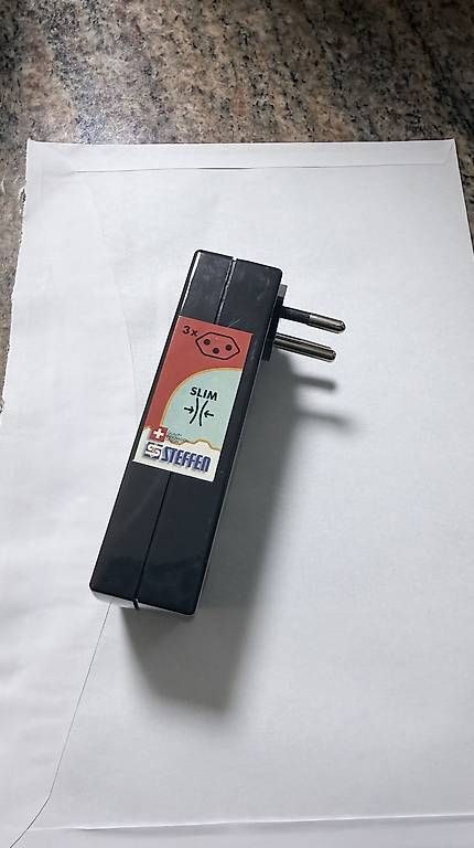 Lecteurs & Adaptateurs: Steckdosenadapter  – Neuf avec emballage d'origine à Winterthur par Avanesh