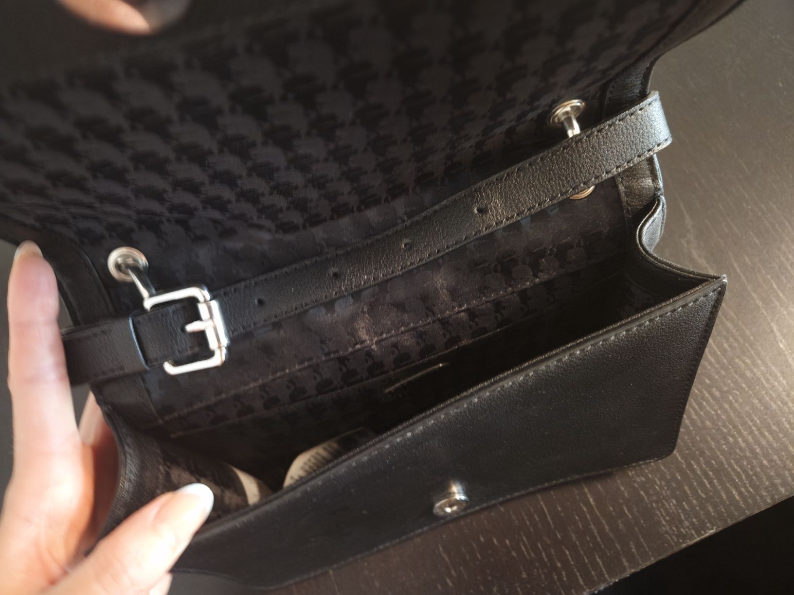 Karl Lagerfeld Taschen für Damen: Karl Lagerfeld Tasche schwarz – Gebraucht aus Reinach BL von Daria_Sarina 3