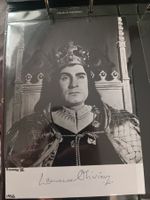Laurence Olivier - handsigniert - 13x18cm