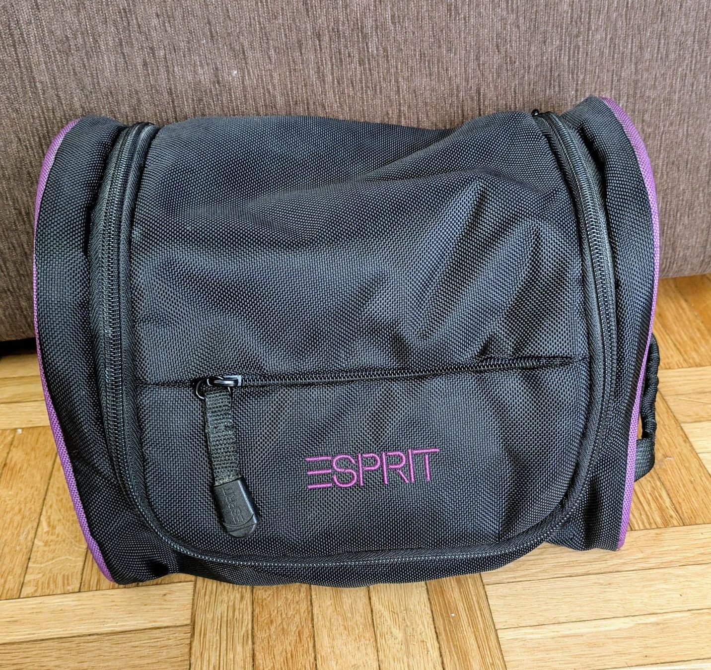 Kosmetikkoffer: Esprit Necessaire/Kulturbeutel – Neu (gemäss Beschreibung) aus Grüningen von mangaka