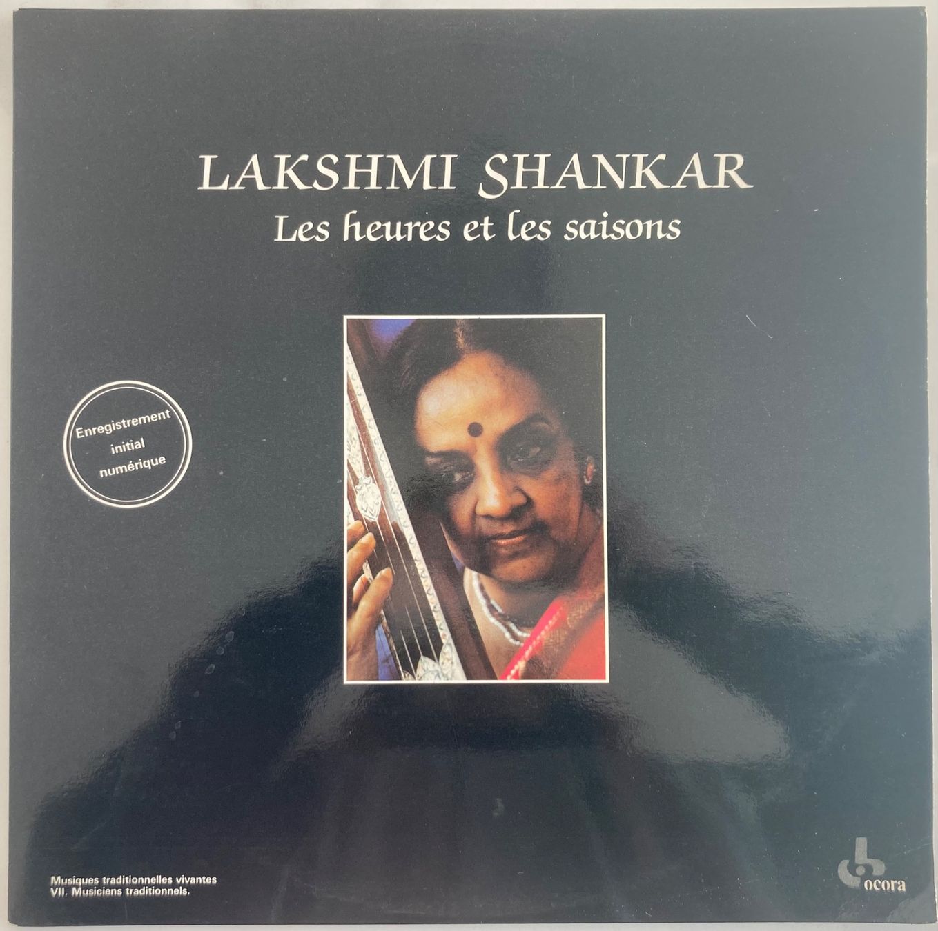 Dischi in vinile: LAKSHMI SHANKAR - LES HEURES ET LES SAISONS – Usato da Poliez-Pittet venduto da Newtown-Records