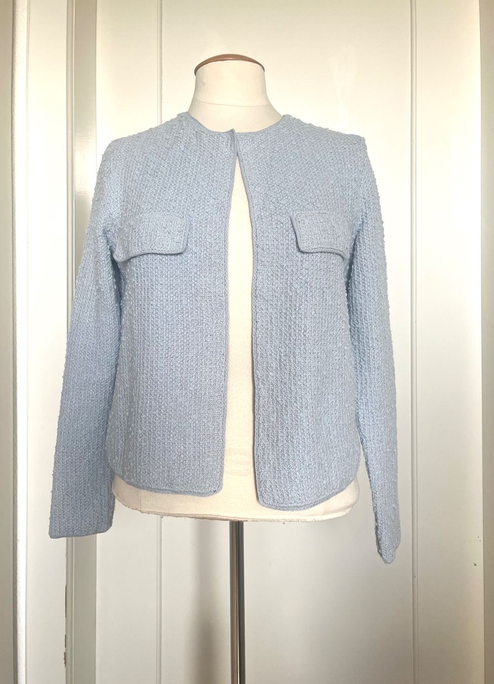 Lascana Jacken: Lascana: kurze, hellblaue, leichte Jacke, Strickjacke, 38 – Gebraucht aus Luzern von ellitussi 1