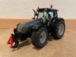 SIKU Valtra T161