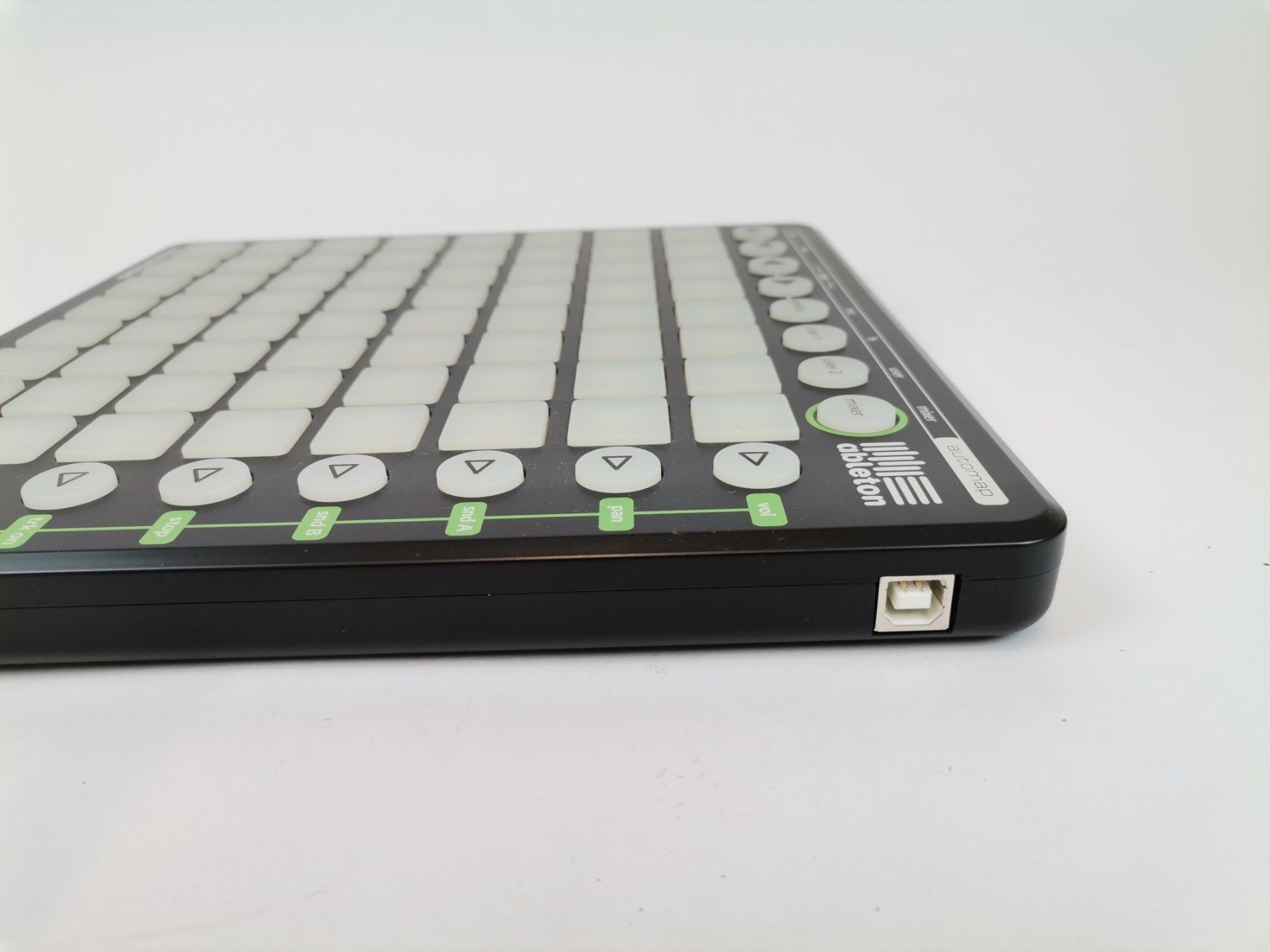 Novation Strumenti musicali: NOVATION Launchpad MIDI Controller – Usato da Schaffhausen venduto da Restwert_SH 2