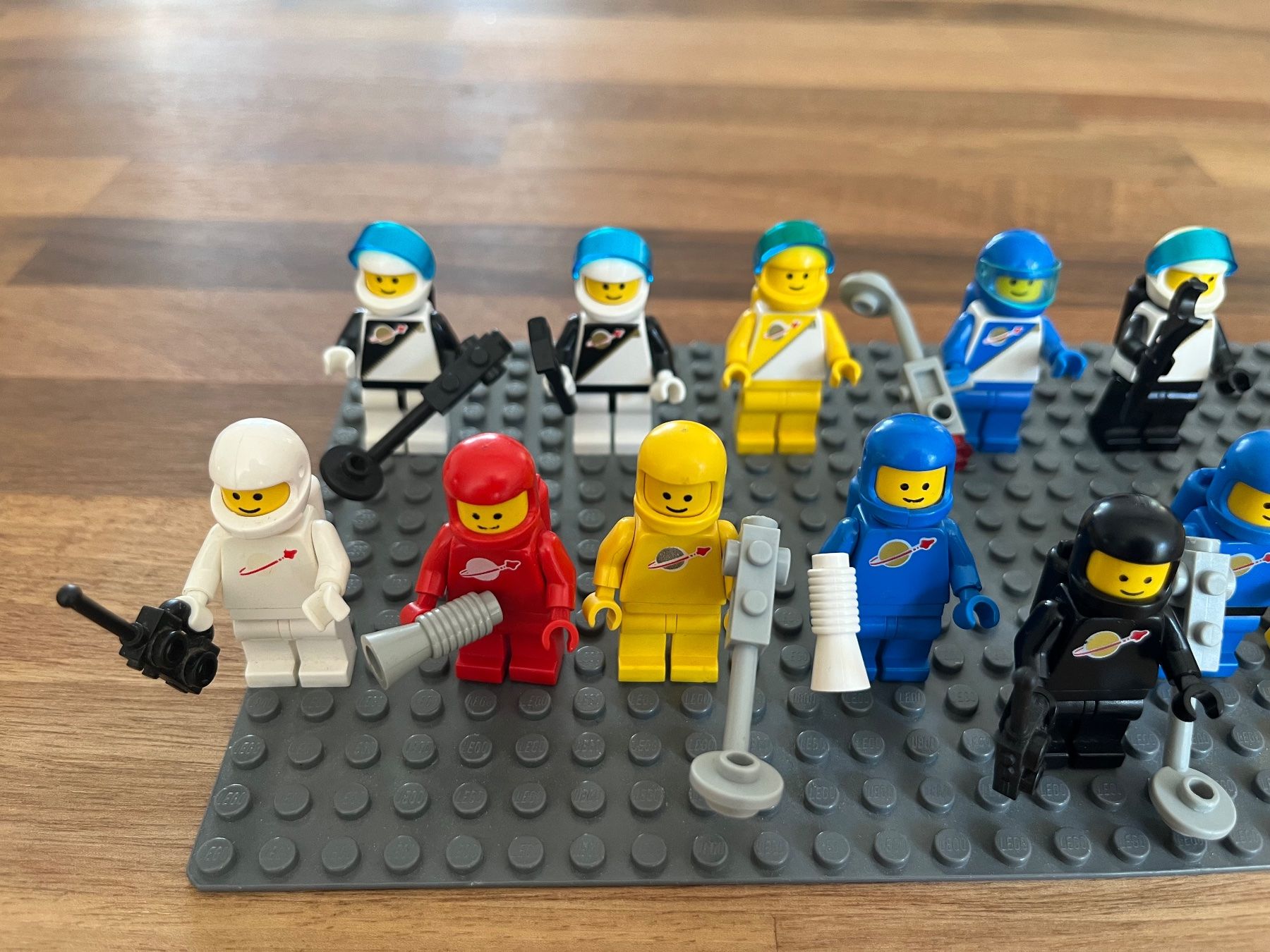Lego Giocattoli: Lego Legoland Space Classic 18 MiniFiguren – Usato da Wabern venduto da Collectfun 2