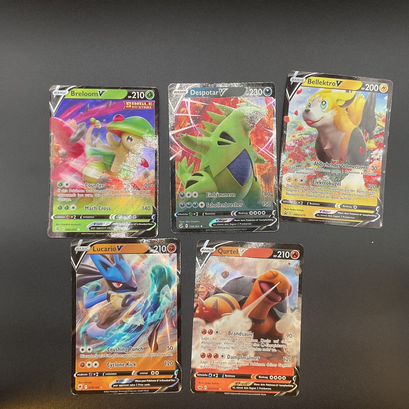 Pokémon Carte collezionabili: Pokémon V Bundle DE/EN Ab 1 -. – Usato da Niederuzwil venduto da NadineS75