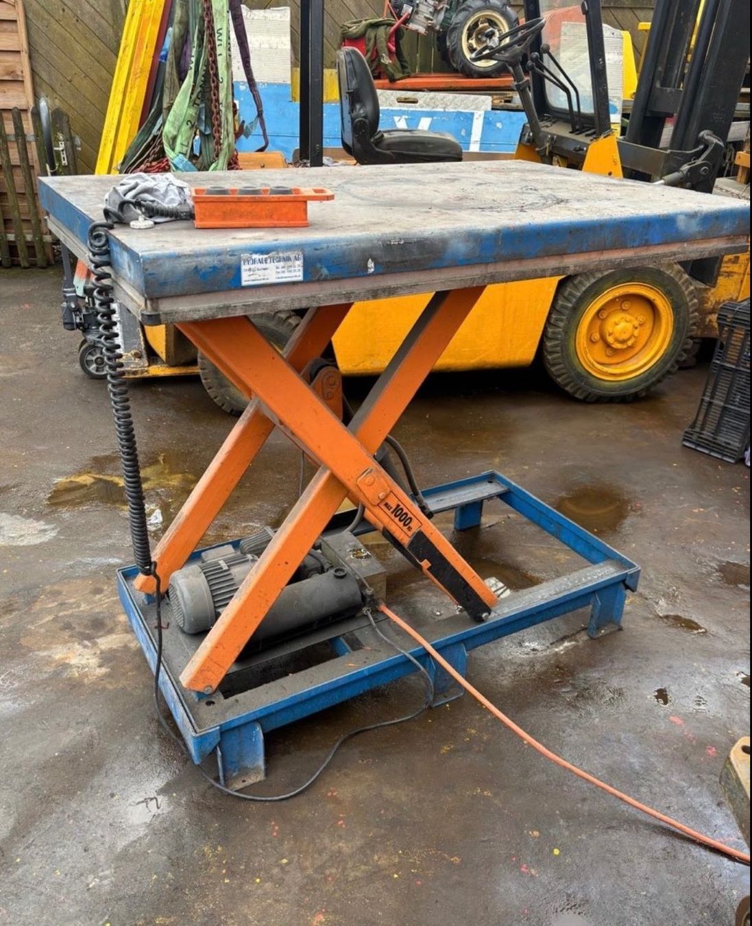 Ponts élévateurs & Crics: Hubtisch 1000kg / 380v – D'occasion à Egg b. Zürich par SwissTradingAgency