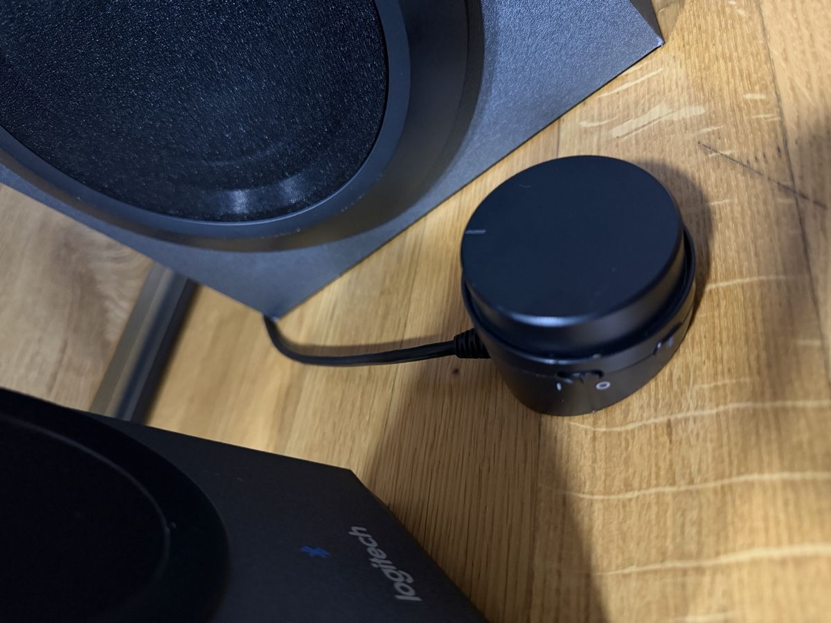 Logitech Home Cinema: Logitech Z337 avec Bluetooth, bon état – Usato da Yverdon-les-bains venduto da mar_s7pz 3