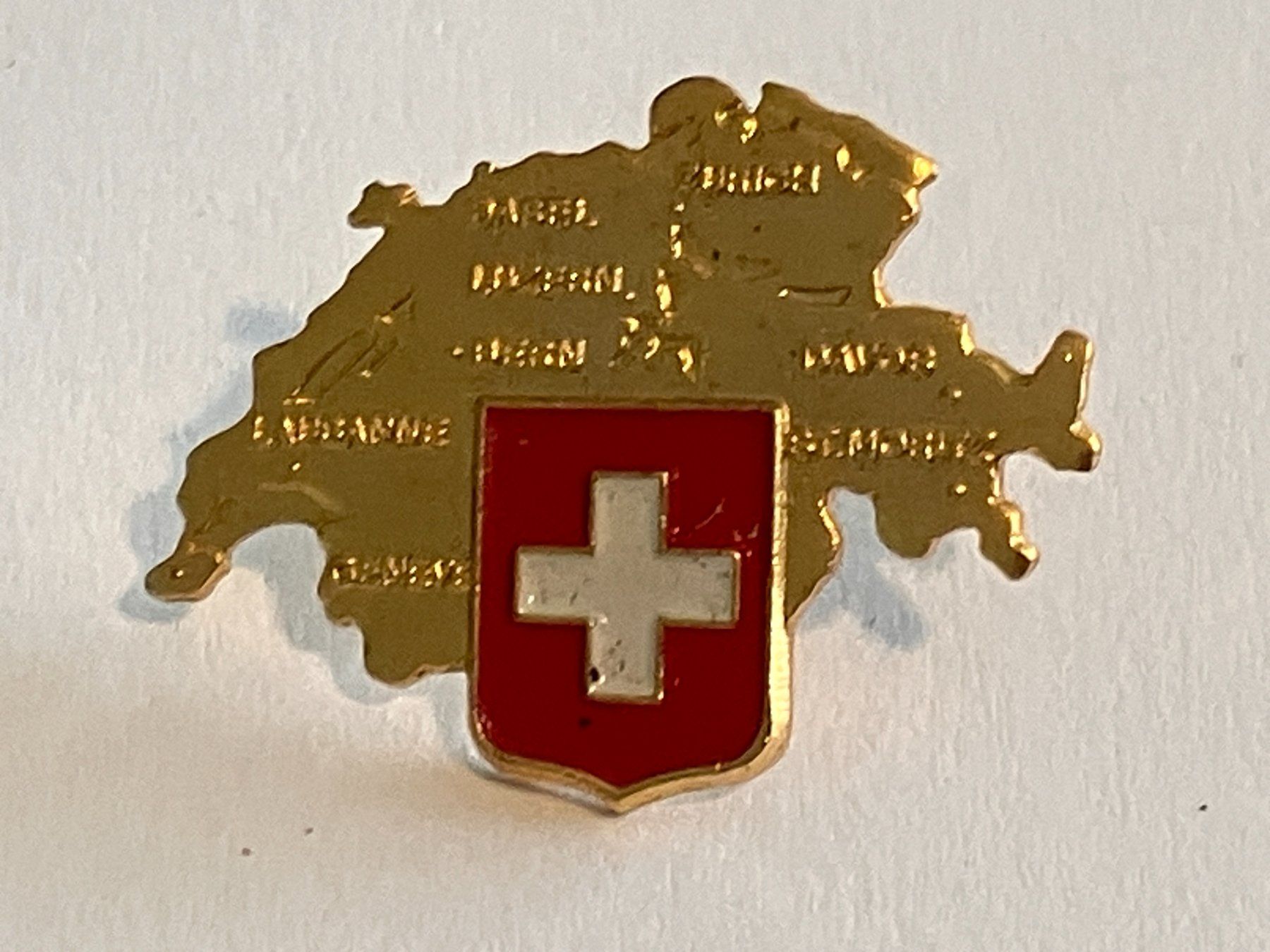 Placchette & Badge: 1 Pin Schweiz – Usato da Basel venduto da djwwpp