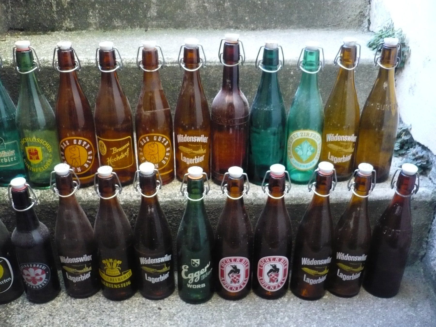 Bicchieri, Caraffe & Bottiglie: Salmen Bierkiste mit Einbrandflaschen – Usato da Biberist venduto da Urmel 7
