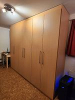 Kleiderschrank