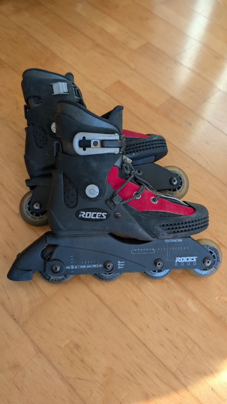Pattini in linea & Pattini a rotelle: Roces Rollerblades – Usato da Stäfa venduto da Viviane77