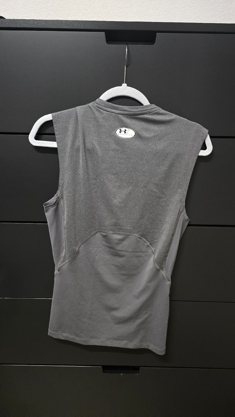 Under Armour T-shirts: Under Armour Compression Tanktop – Neuf (Voir description) à Rothrist par adniramadani21 1