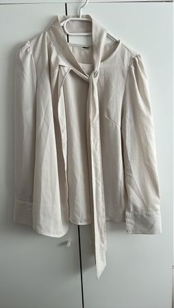 Chemisier beige avec nœud taille S