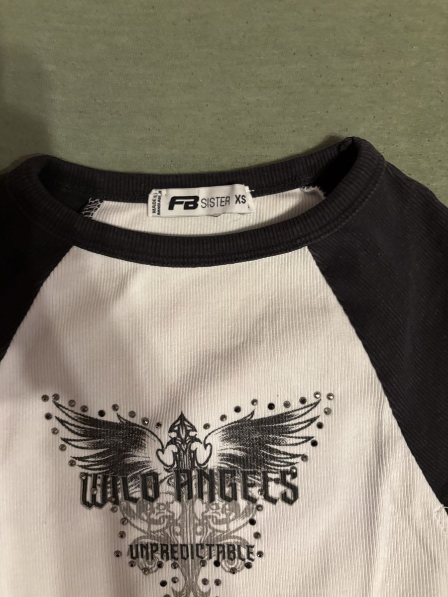 T-shirt: FB Sisters Top/shirt – Usato da Olten venduto da zor_6npz 2