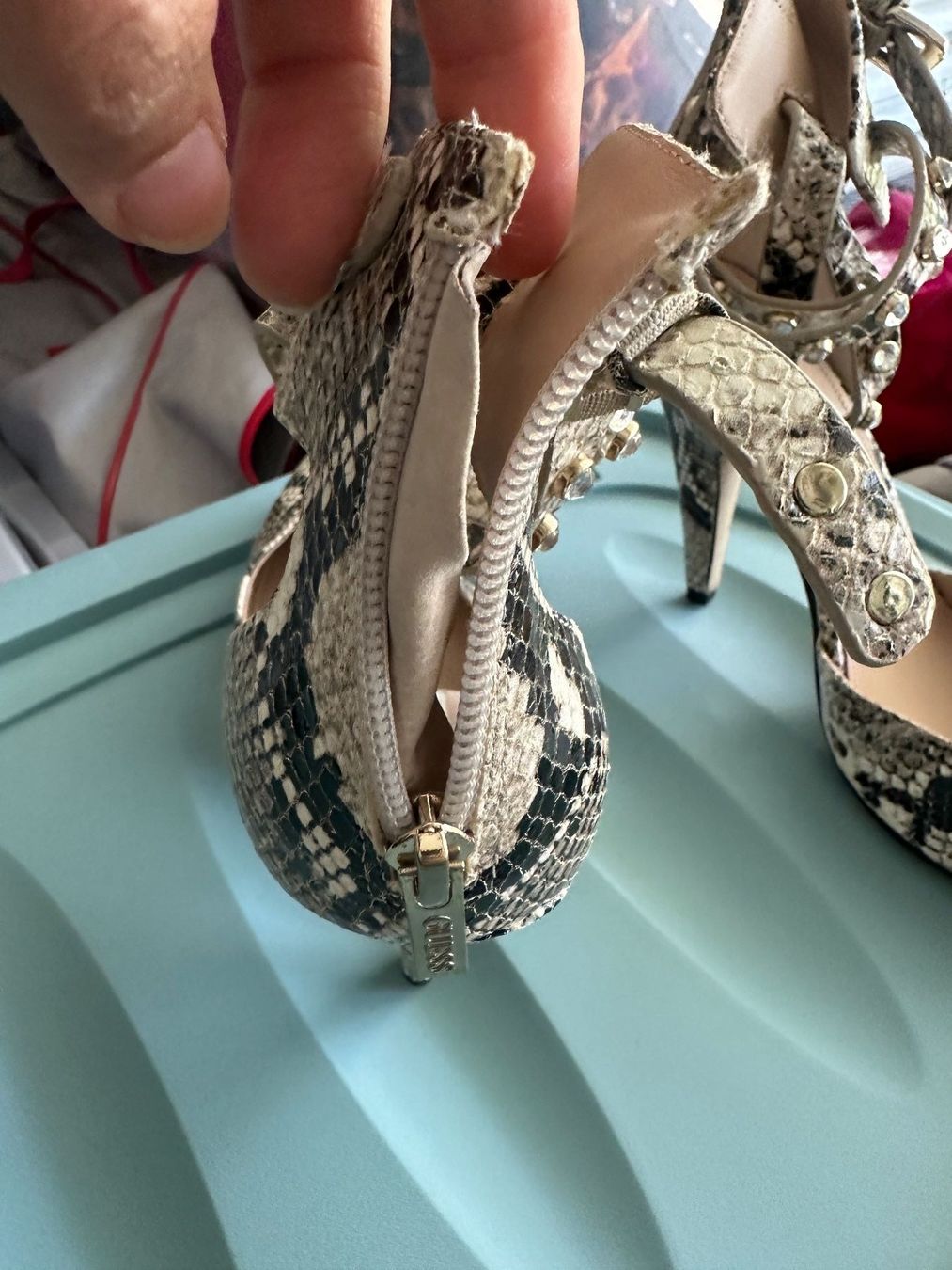 Guess Scarpe da donna: GUESS – Usato da Bottighofen venduto da vendeo 3