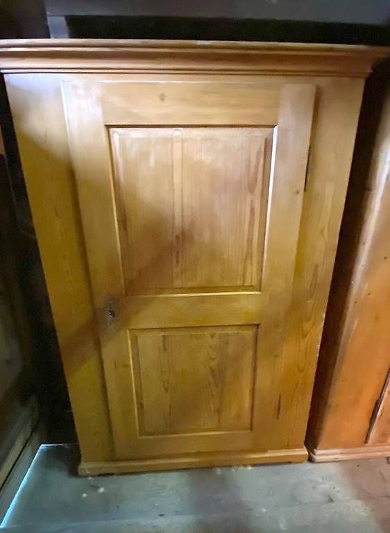 Schränke: Antiker Bauernschrank, Tanne – Gebraucht aus Illnau von S_haesli