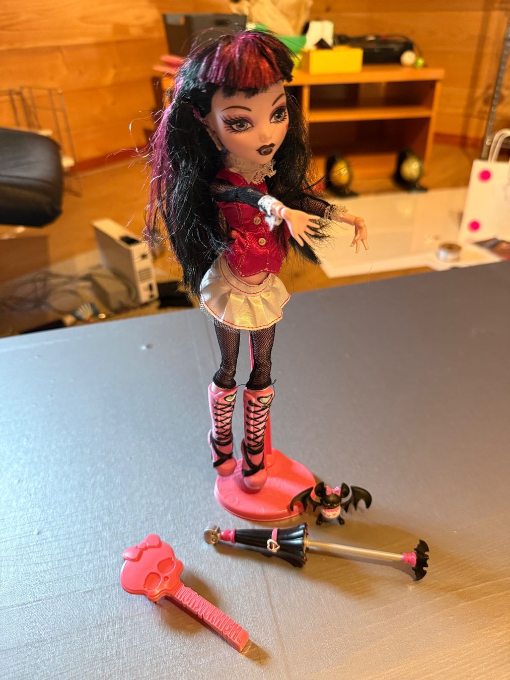 Poupées: Monster High Draculaura Basic / Wave 1 – D'occasion à Fribourg par leaahrm 1