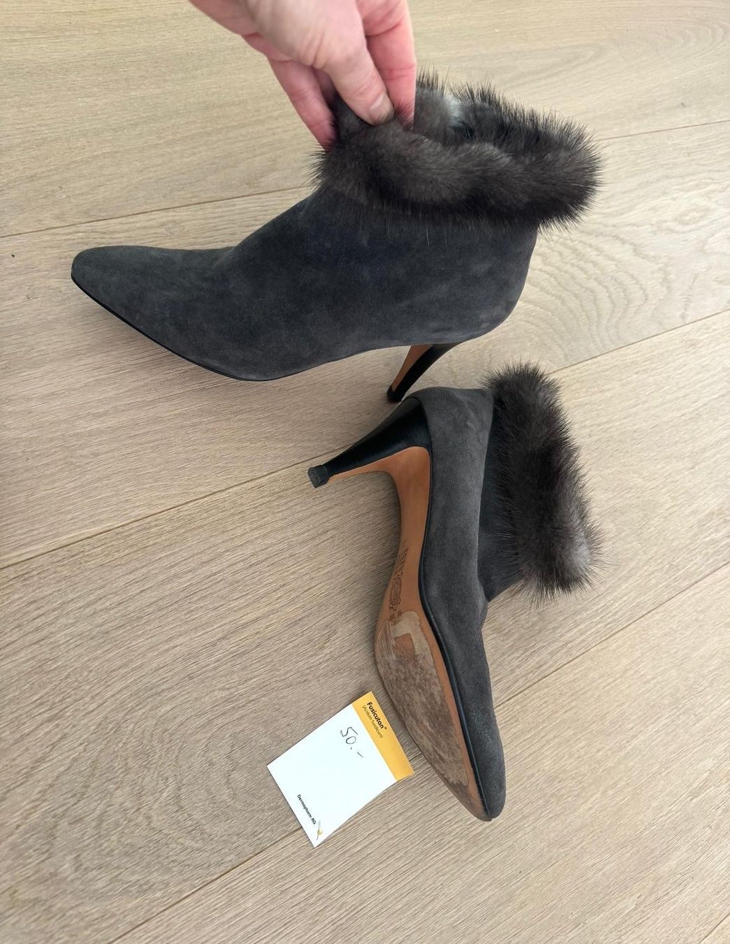 Scarpe da donna: Stiefeletten mit Reissverschluss – Usato da Zollikon venduto da gab_v26c 1