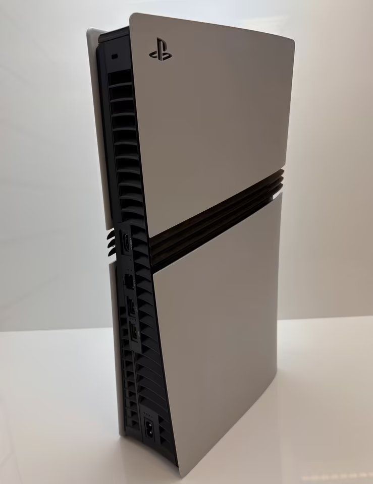 Sony Konsolen: Sony PS5 Pro 2TB mit Disc-Laufwerk - 3 Controller - 12 Games – Gebraucht aus Ehrikon von brugger108 2