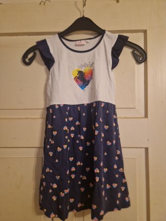 Mädchen Kleid mit Einhorn Motiv, Grösse 122/128