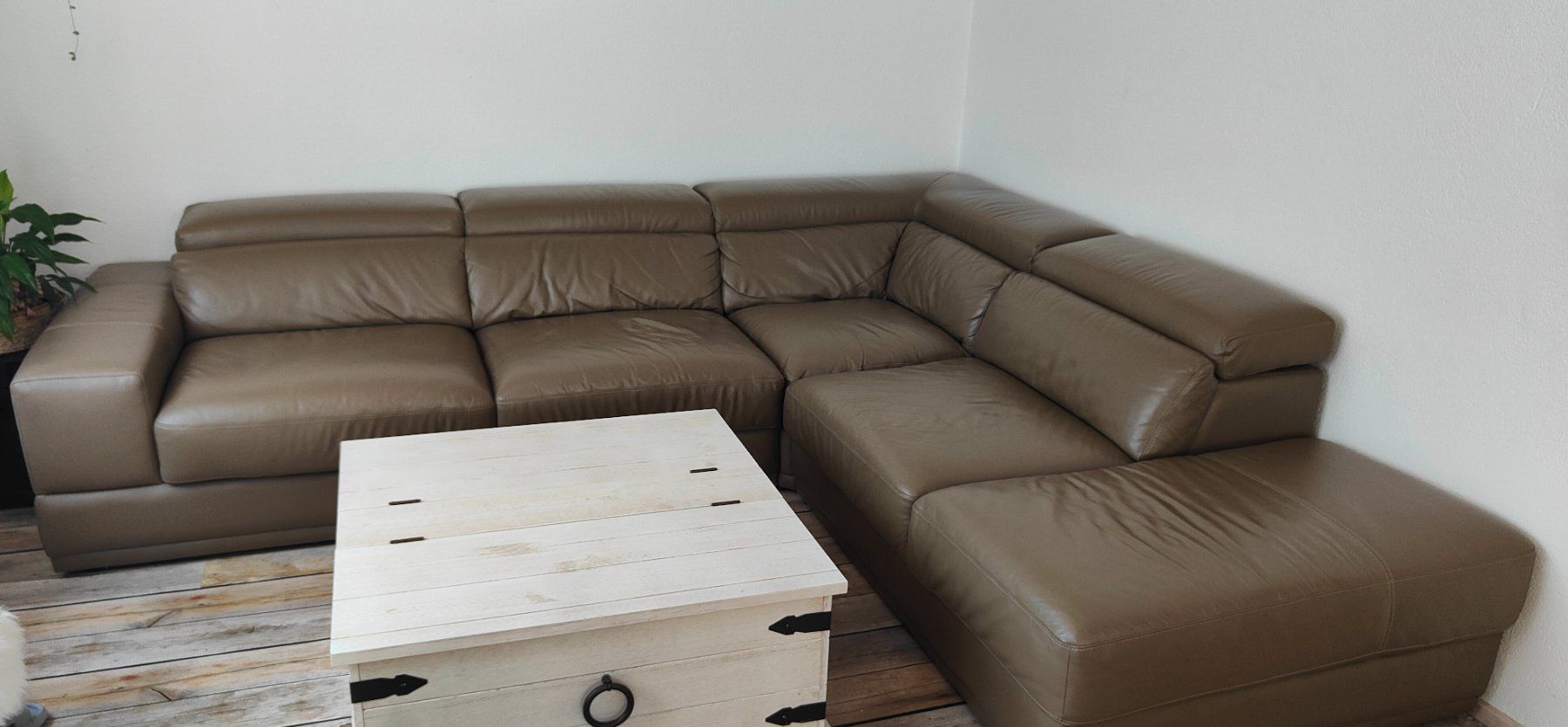 Sofas: Moderne Ecksofa aus Echtleder – Gebraucht aus Fulenbach von zor_5mjv 2