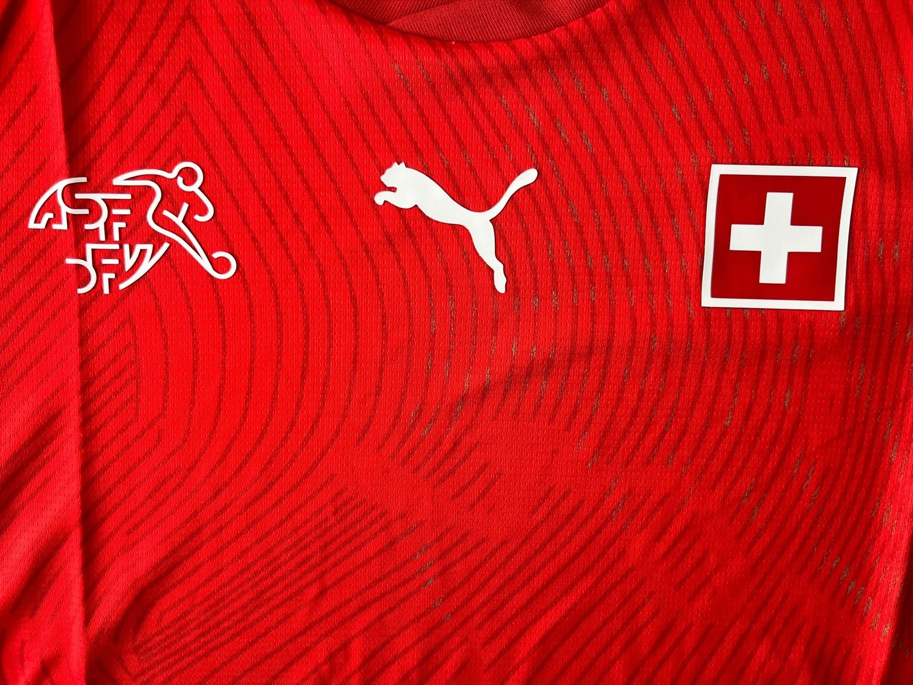 Canottiere & Pantaloni: Schweiz Trikot – Nuovo e nell'imballaggio originale da Worben venduto da zai_dv76 1