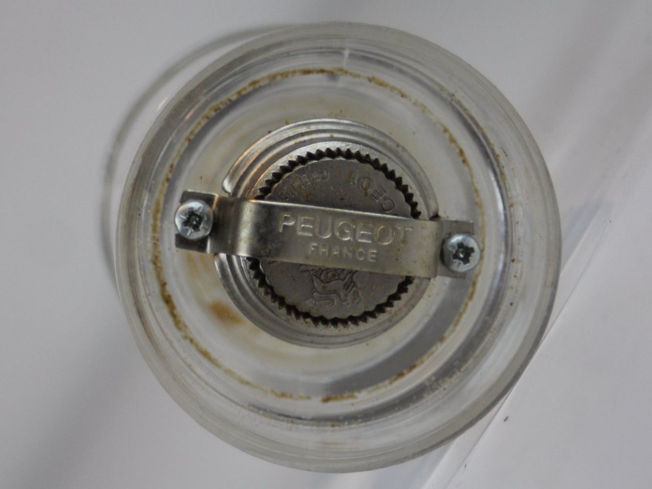 Set di piatti: Peugeot Pfeffermühle transparent – Usato da Basel venduto da IRMAundFRED 1