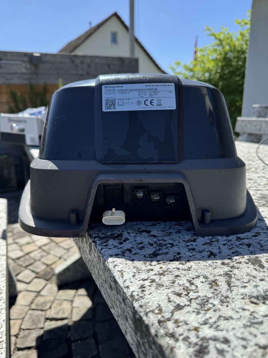 Husqvarna Tagliaerba: Husqvarna Automover 105 inkl. Installationskit S – Usato da Stäfa venduto da MBrndl12 8