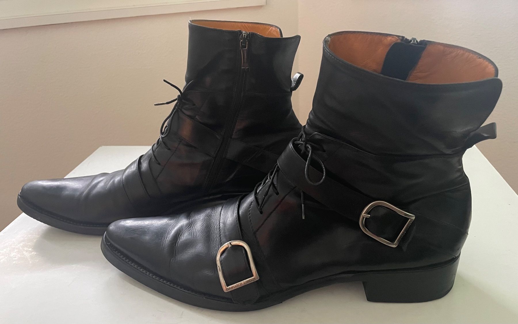 Chaussures hommes: Stiefel schwarzes Leder Gr 46 – D'occasion à Unterengstringen par DeaundHeinz