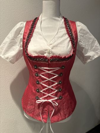 Mieder mit Bluse fürs Oktoberfest