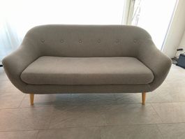 2-Sitzer Sofa grau Stoff mit Holzfüssen guter Zustand