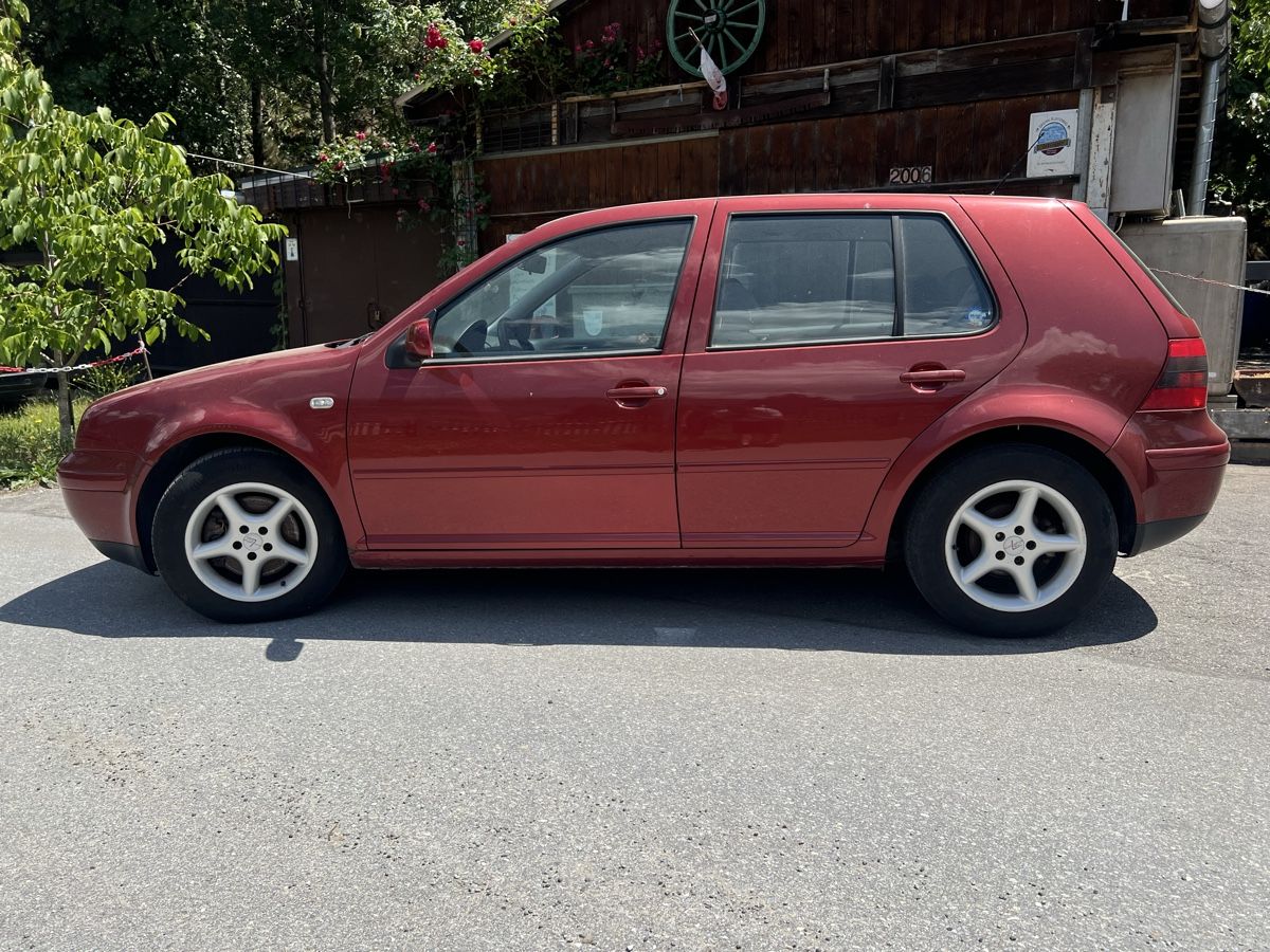 Autos: VW Golf V5 – D'occasion à Brig par avd_n99w 3