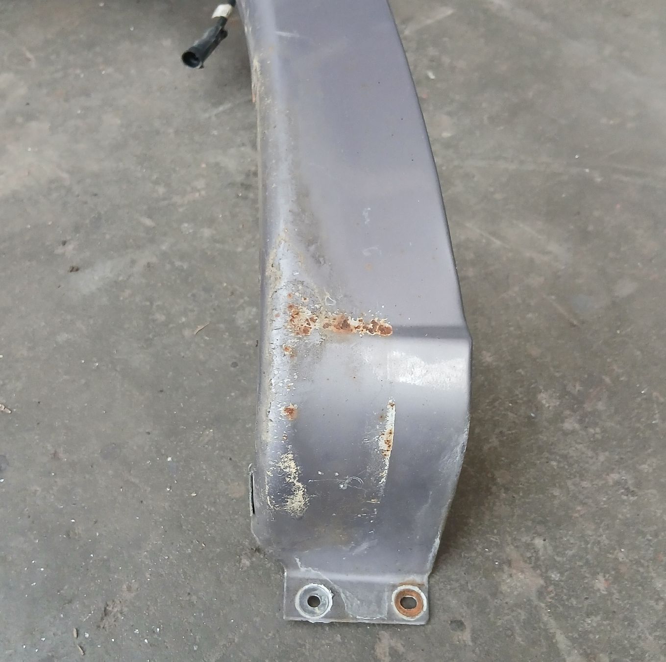 Chrysler Tutti pezzi di ricambio auto: Aile gauche Chrysler Voyager 1996-2000 – Usato da la heutte venduto da Auto-stock 1