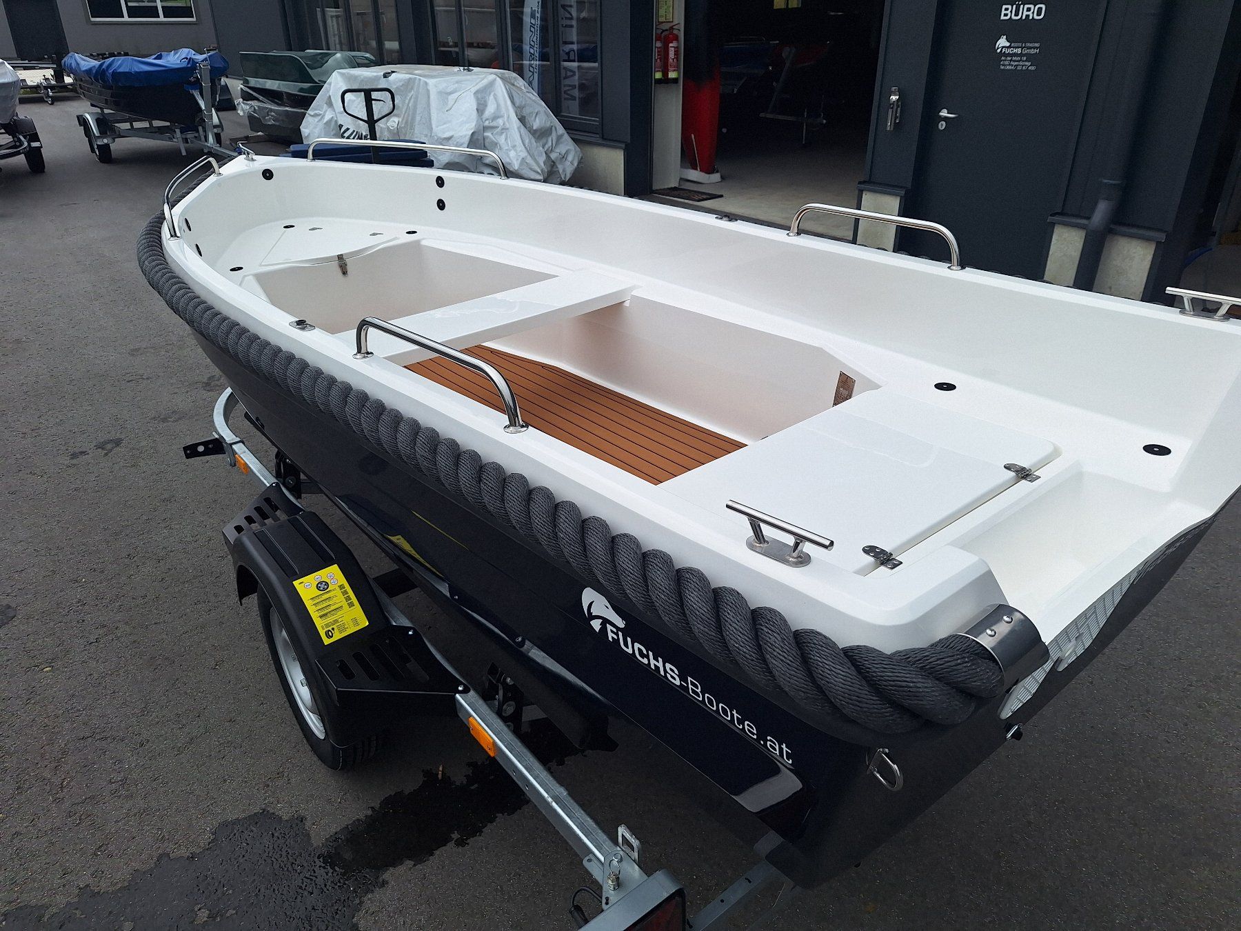 Barche: LAGERND NEU 390 Classic Boot Motorboot GFK Boot Badeboot – Nuovo e nell'imballaggio originale da Aigen Schlägl venduto da Fuchs-Boote 1