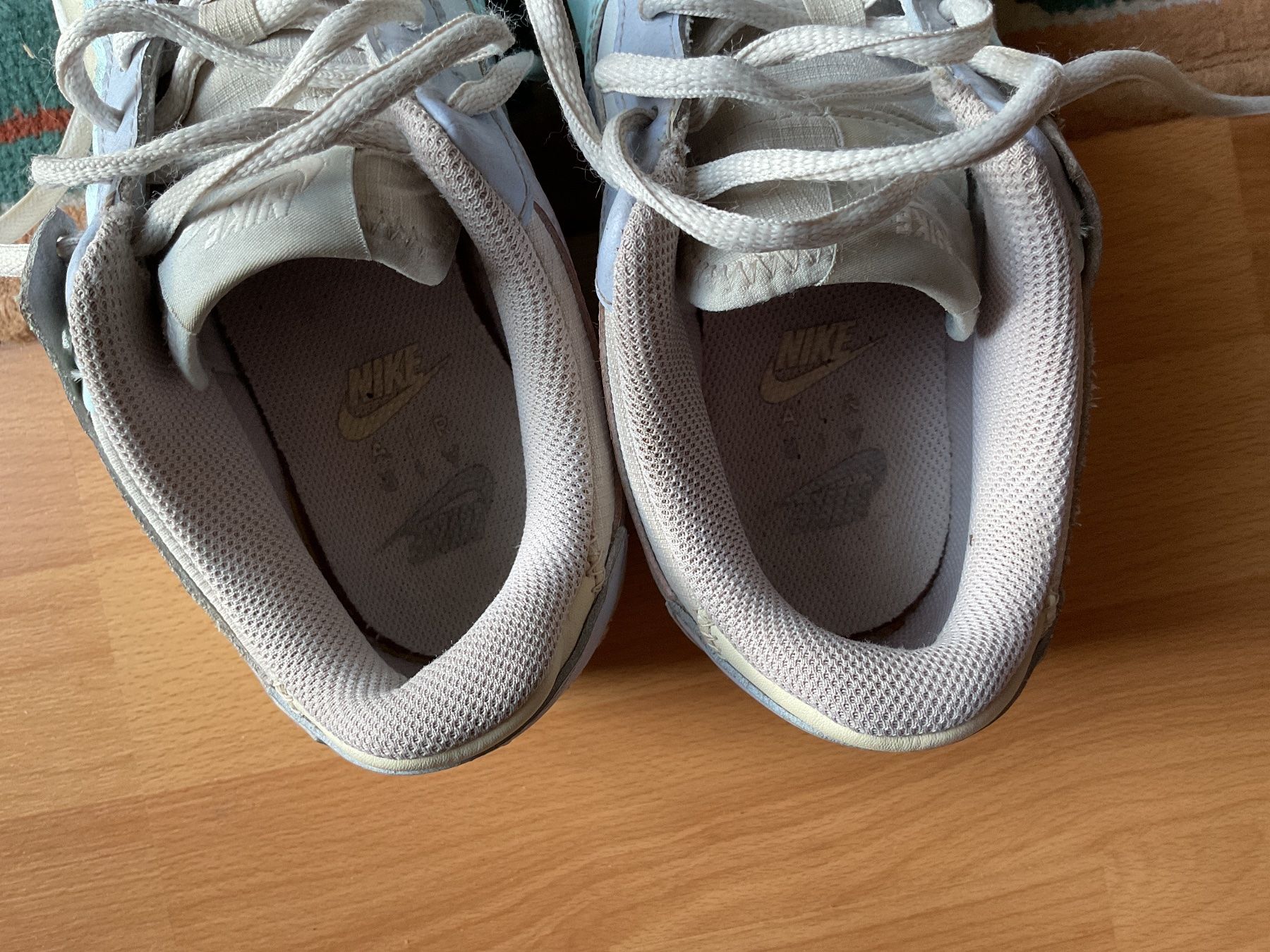 Nike Scarpe per ragazze: Nike Air force 1 gr. 38,5 EUR – Usato da Icogne venduto da Juka 6