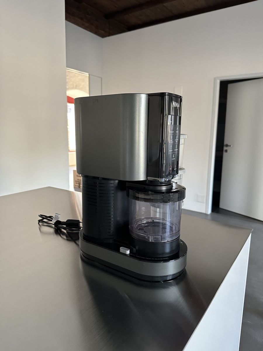 Elettrodomestici da cucina: Ninja CREAMI NC302CH Eiscreme-Maschine – Usato da Lenzburg venduto da Spider77 1