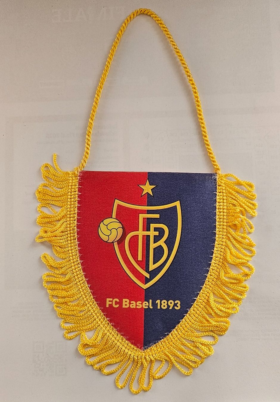 FC Basel Bandiere: FCB, FC Basel. älterer Autowimpel – Nuovo (secondo la descrizione) da Möriken AG venduto da Mavo