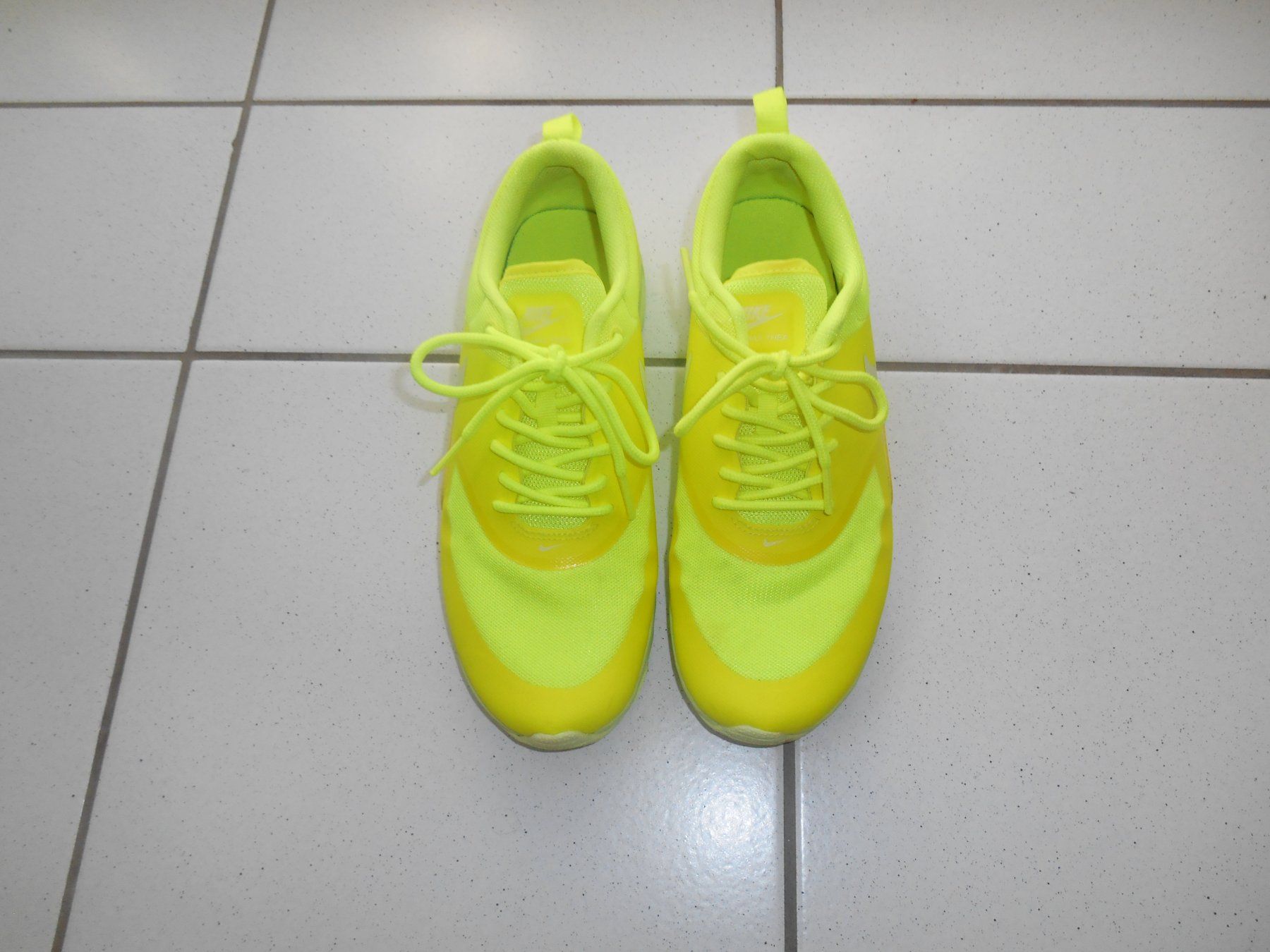 Nike Scarpe da donna: Nike Air Max Thea Sneaker Grösse 38.5 – Usato da Basel venduto da chien008 1
