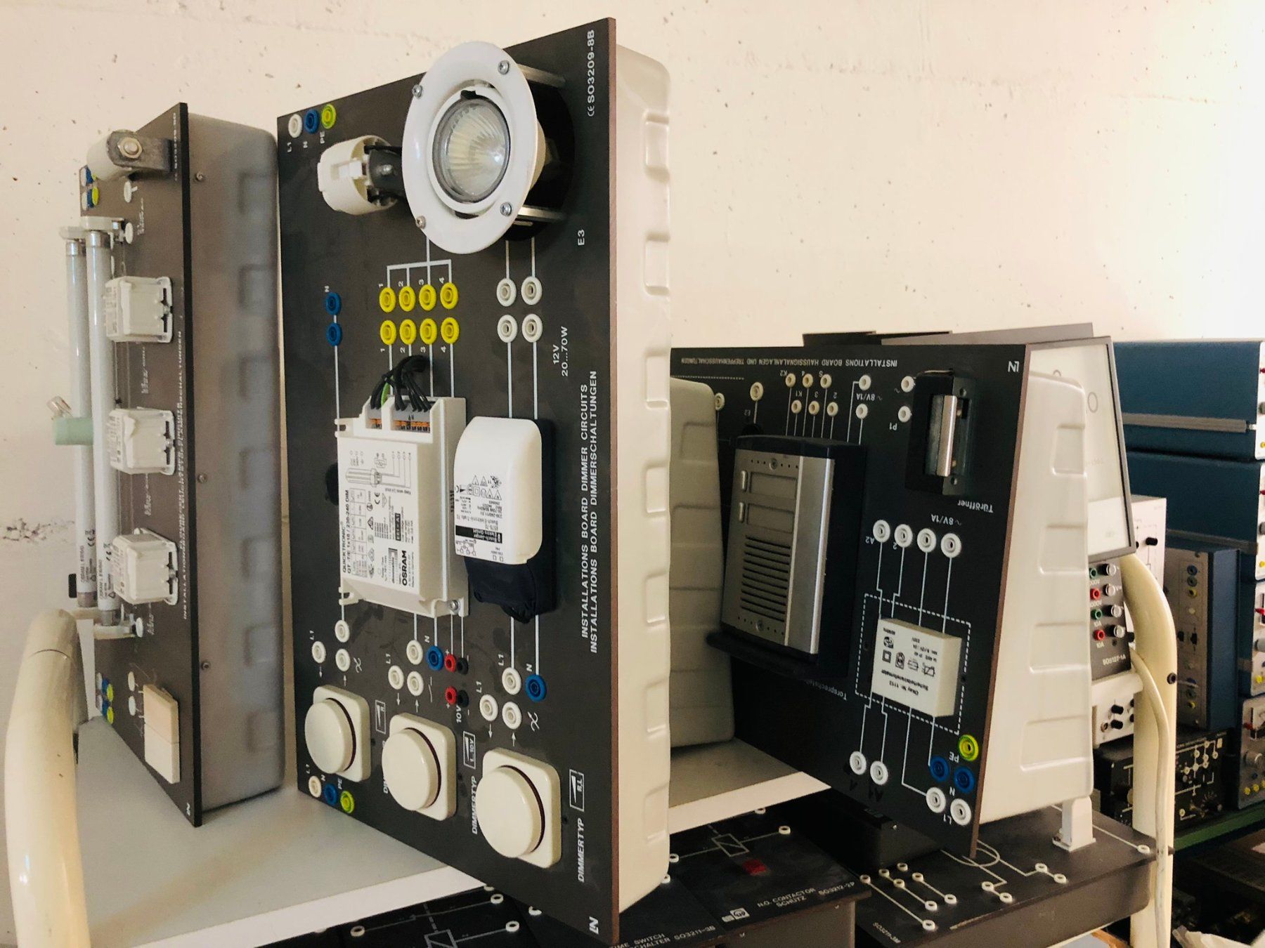 Alimentazione elettrica: Elektrotechnik Elektriker Lernmodule Demo-Objekte – Usato da Hinterkappelen venduto da atomschnee 9