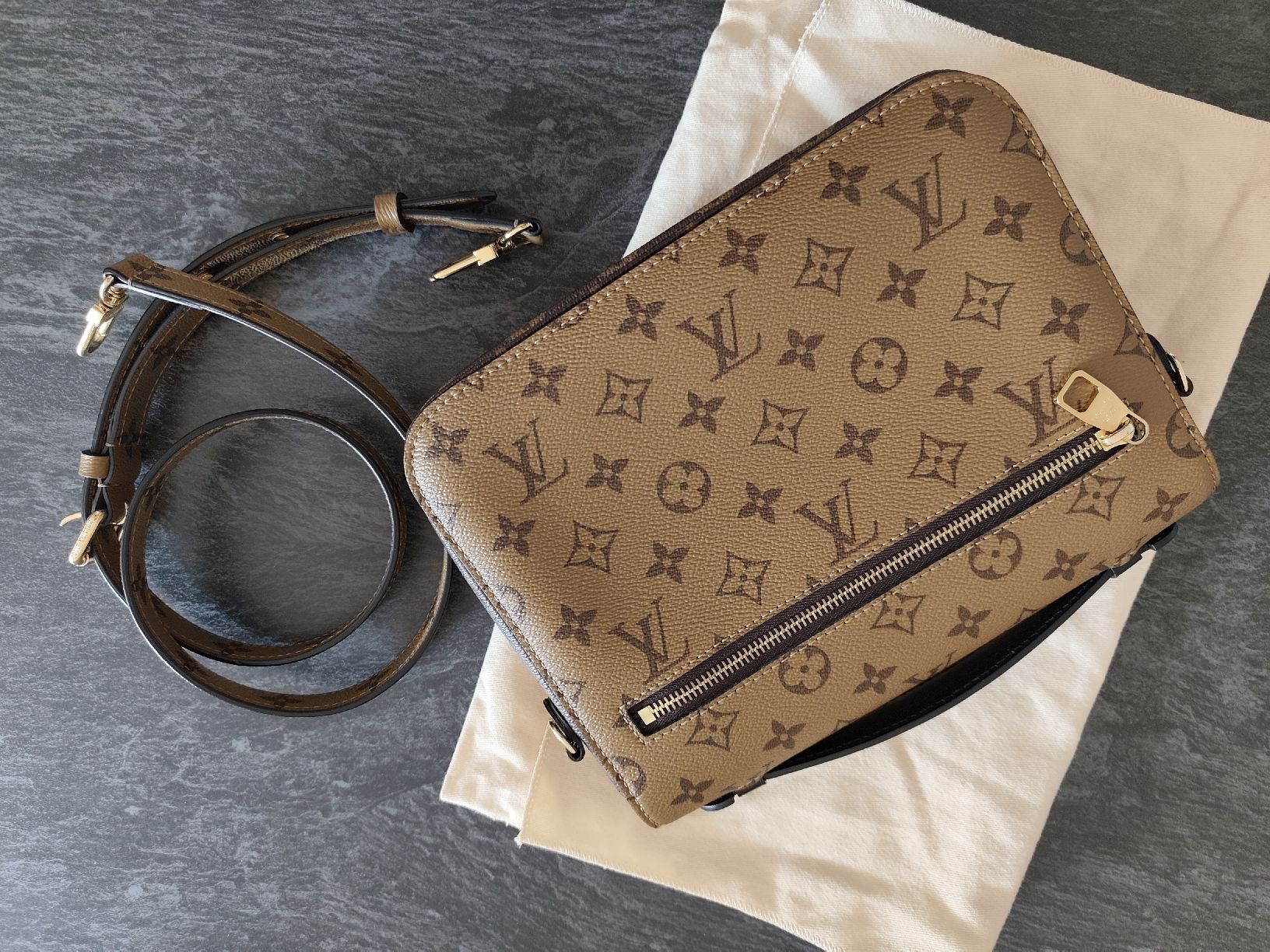 Louis Vuitton Sacs femmes: Louis Vuitton Pochette Métis Reverse – Neuf (Voir description) à Martigny par Vintage-23 3