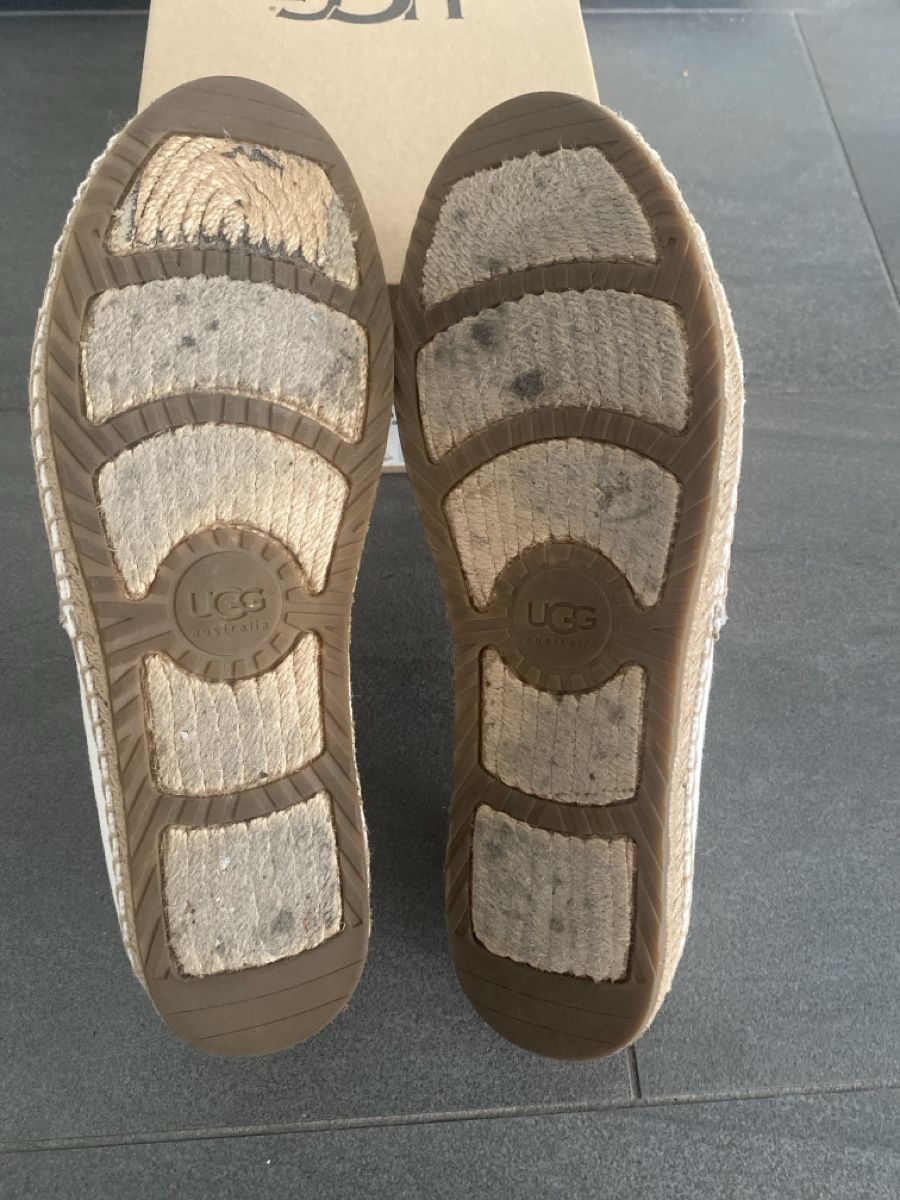 Ugg Scarpe da uomo: Espadrilles UGG modèle KAS blanc taille 43 – Usato da Grenchen venduto da O.r.i.g. 5