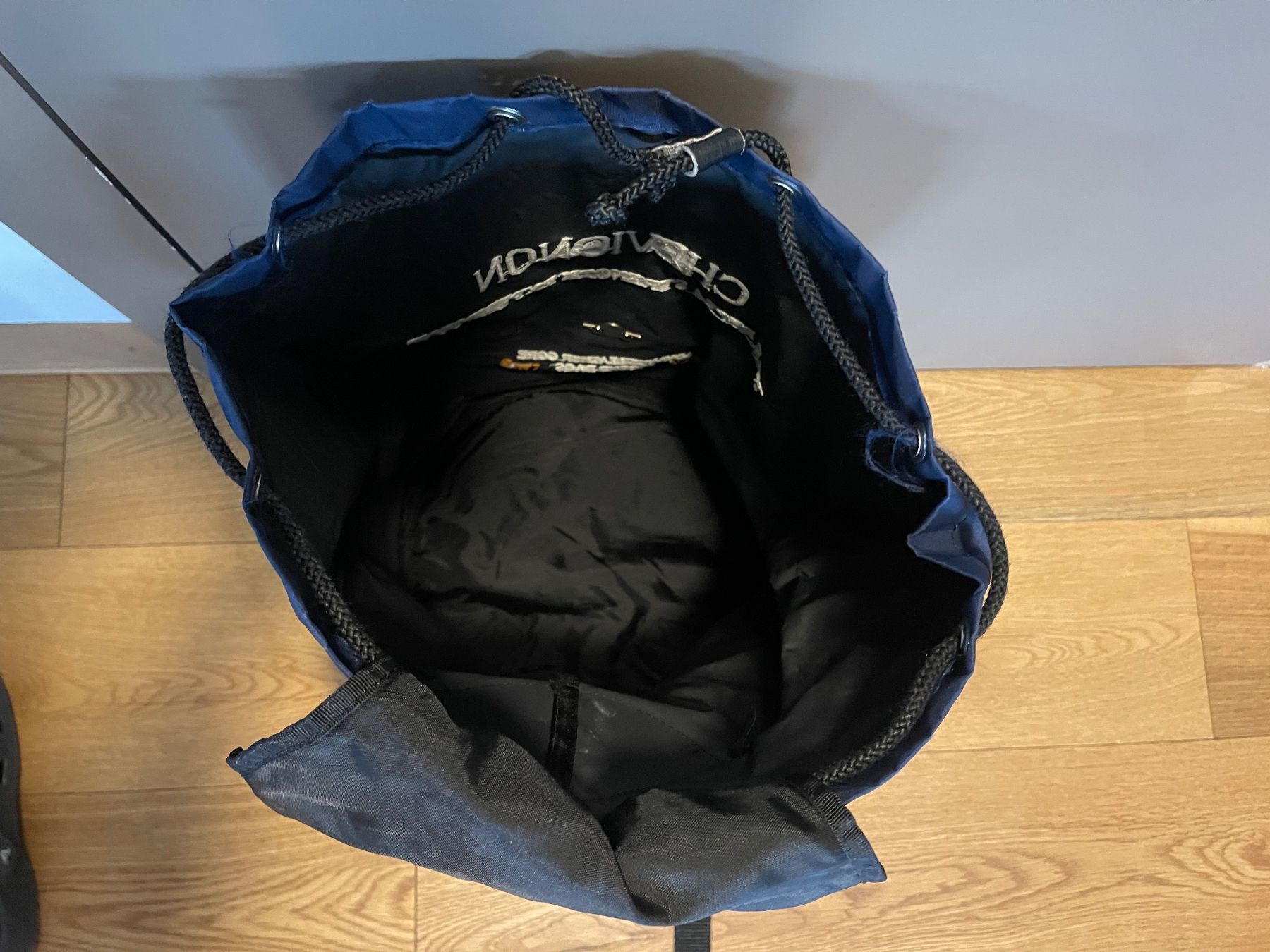 Taschen: Chevigon Rucksack/Turnbeutel Dunkelblau – Gebraucht aus Turbenthal von mmtuescher 3